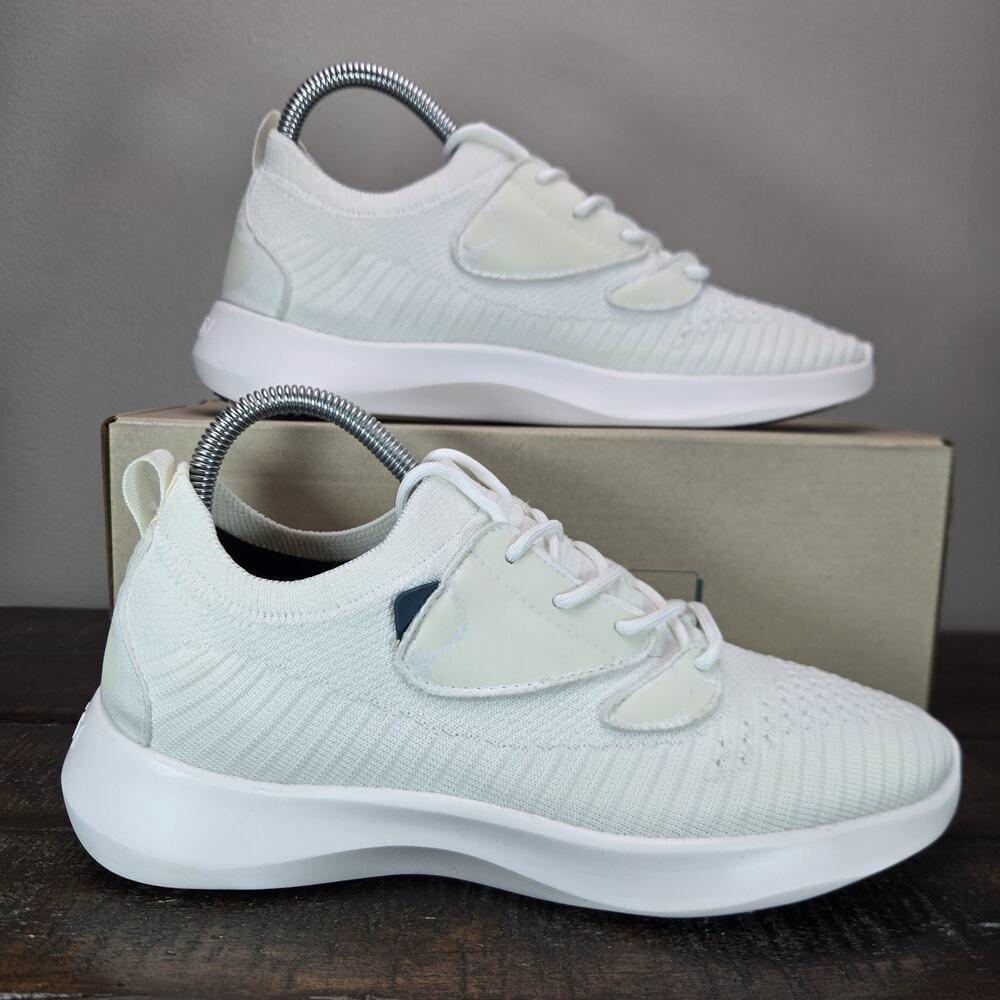 NEW Vessi Everyday Move Womens Size 7 Lace Up Waterproof Shoes Sneakers White